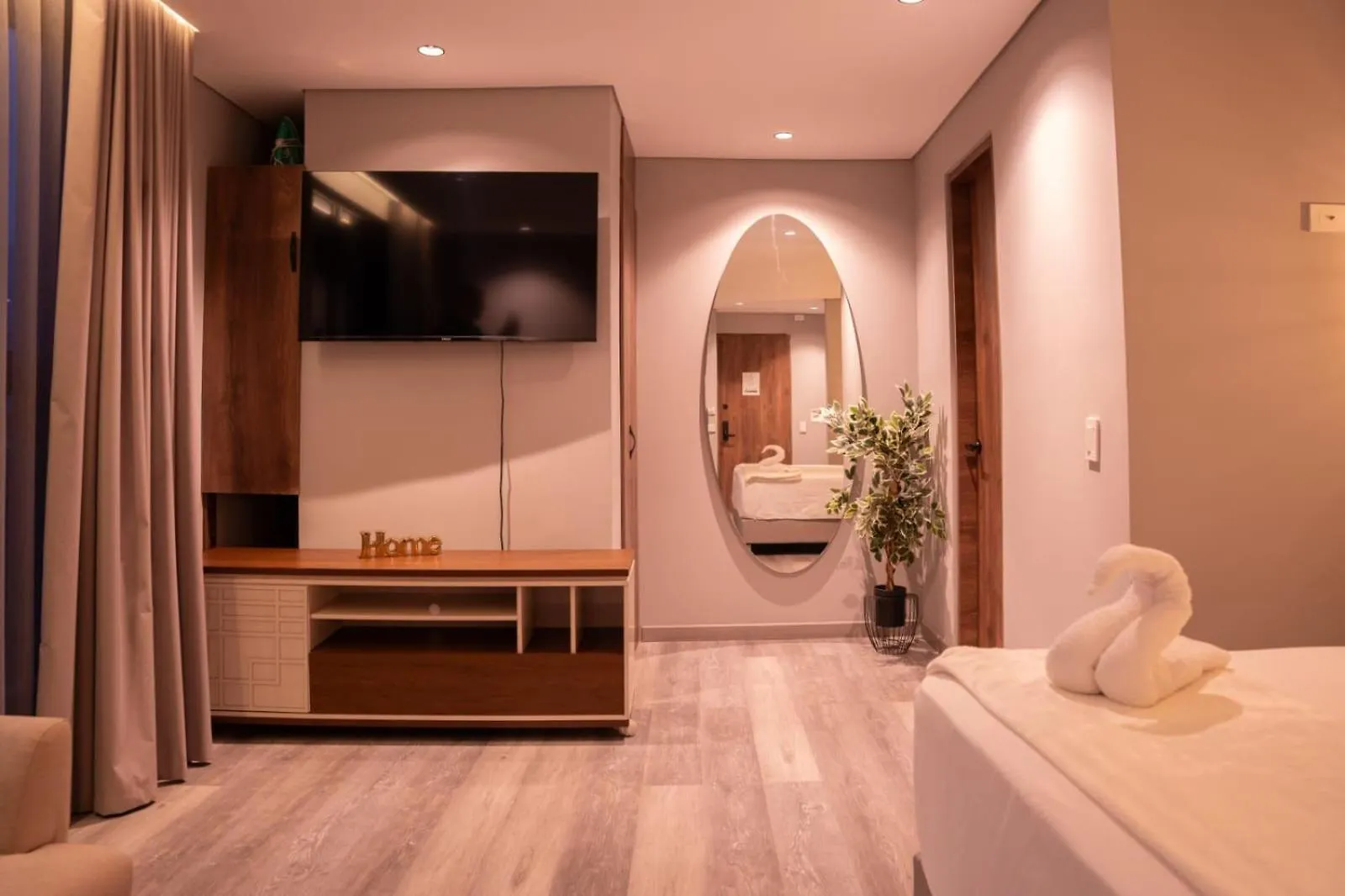 Habitacion De Hotel Ubicado En Laureles-Estadio Medellín Apartment